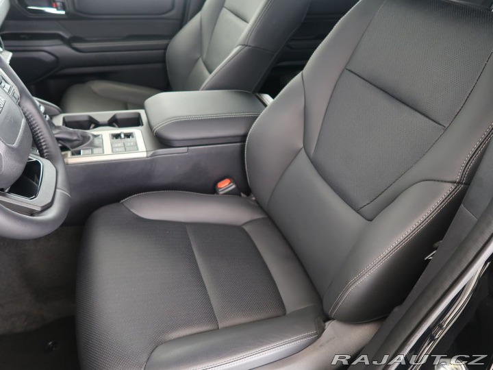 Toyota Land Cruiser 2.8D-4D,CZ,1Maj,4x4,Invin 2025