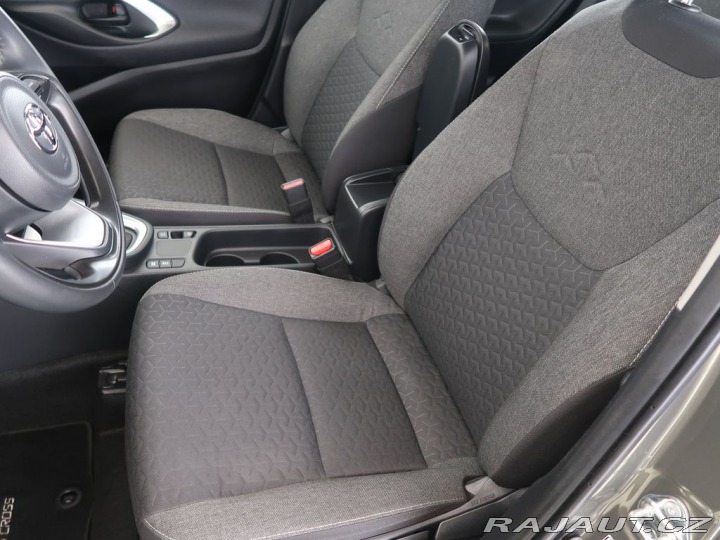 Toyota Yaris Cross 1.5VVT-i,CZ,1Maj,AT,Comfo 2024