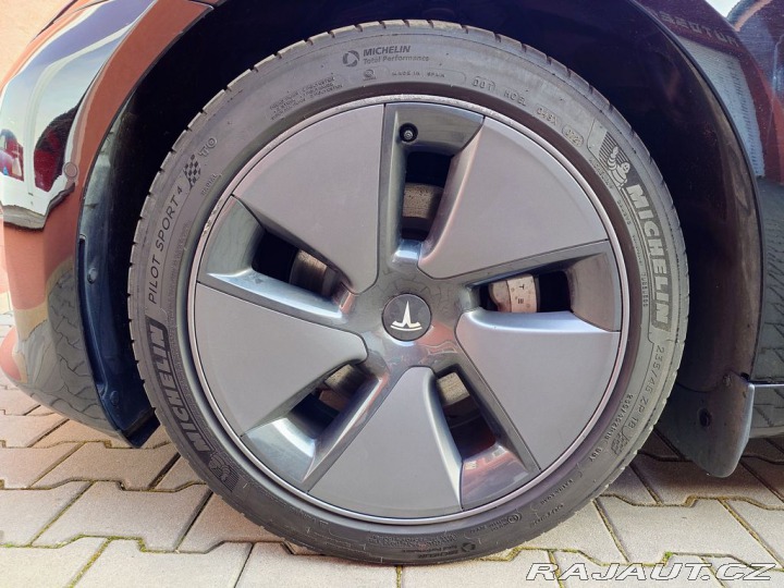 Tesla Model 3 PRODÁNO 2021