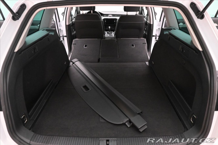 Volkswagen Passat 2,0 TDI 110 kW DSG Busine 2022