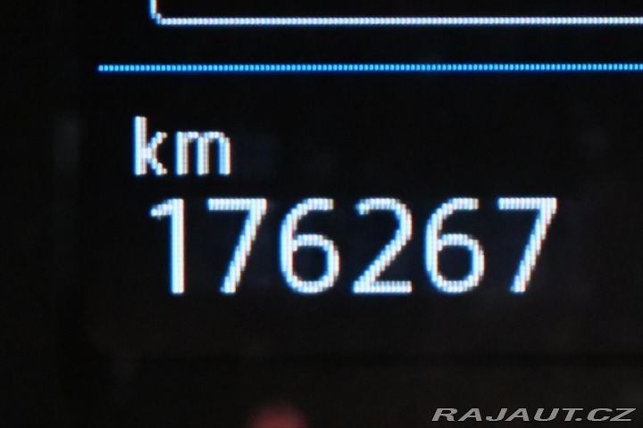 Volkswagen Passat 2,0 TDI 110 kW DSG Busine 2022