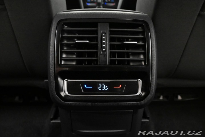 Volkswagen Passat 2,0 TDI 110 kW DSG Busine 2022