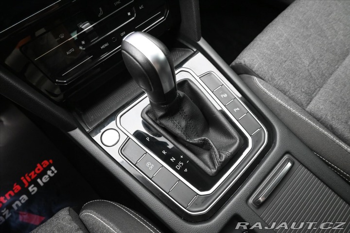 Volkswagen Passat 2,0 TDI 110 kW DSG Busine 2022