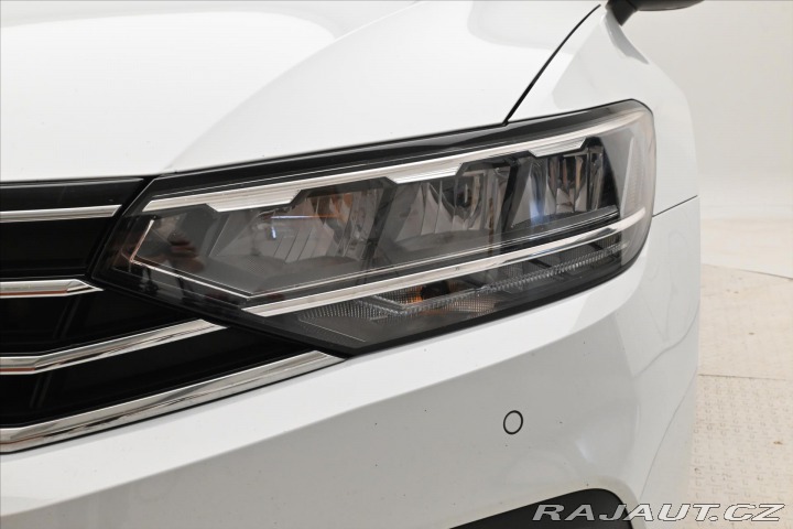 Volkswagen Passat 2,0 TDI 110 kW DSG Busine 2022