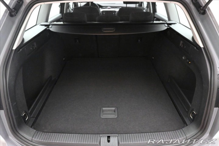 Volkswagen Passat 2,0 TDI 110 kW DSG Busine 2022