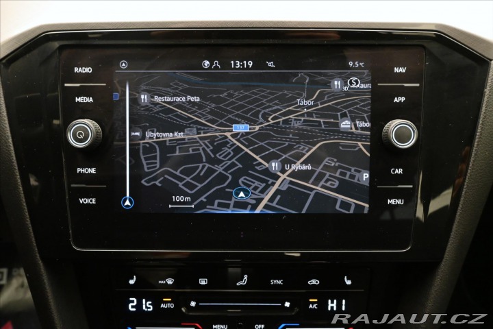 Volkswagen Passat 2,0 TDI 110 kW DSG Busine 2022