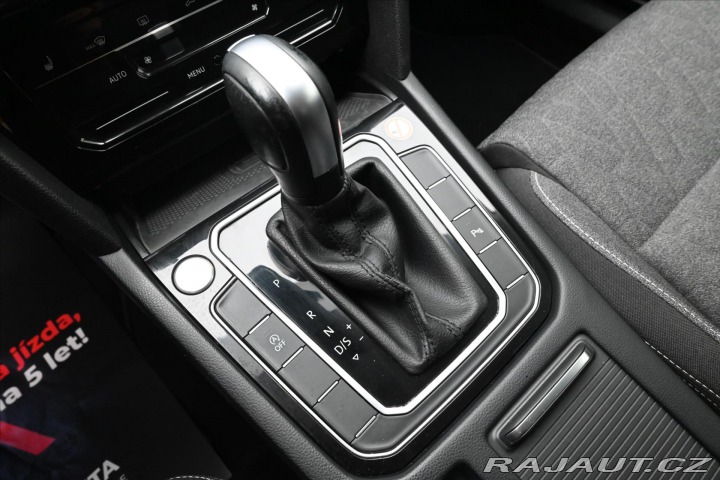 Volkswagen Passat 2,0 TDI 110 kW DSG Busine 2022