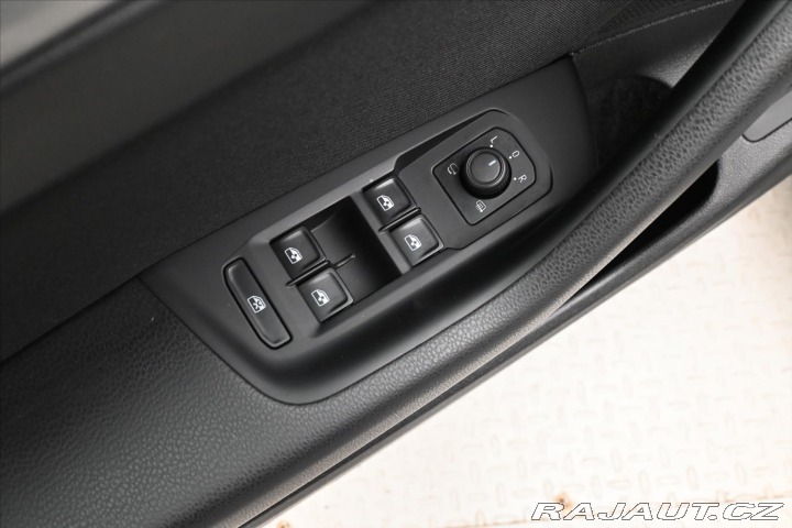 Volkswagen Passat 2,0 TDI 110 kW DSG Busine 2022