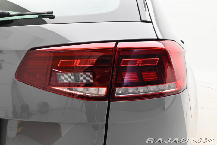 Volkswagen Passat 2,0 TDI 110 kW DSG Busine 2022