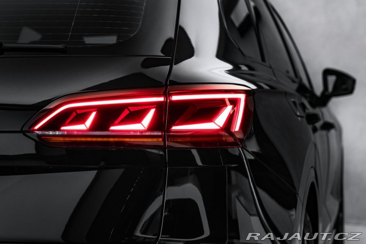 Volkswagen Touareg R-line 4M Vzduch IQ Ergo 2022