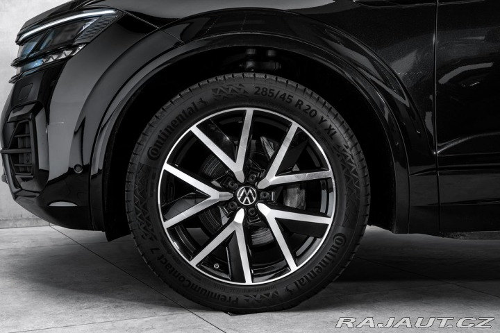 Volkswagen Touareg R-line 4M Vzduch IQ Ergo 2022