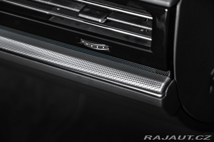 Volkswagen Touareg R-line 4M Vzduch IQ Ergo 2022