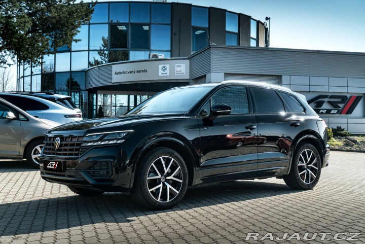 Volkswagen Touareg R-line 4M Vzduch IQ Ergo 2022