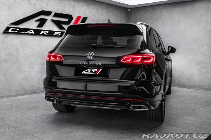 Volkswagen Touareg R-line 4M Vzduch IQ Ergo 2022