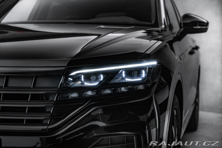 Volkswagen Touareg R-line 4M Vzduch IQ Ergo 2022