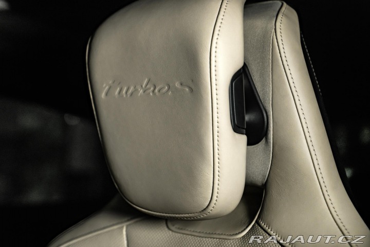 Porsche Taycan Turbo S PDCC/PCCB/360/PAN 2020