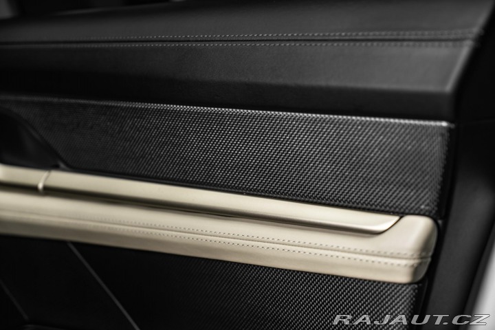 Porsche Taycan Turbo S PDCC/PCCB/360/PAN 2020