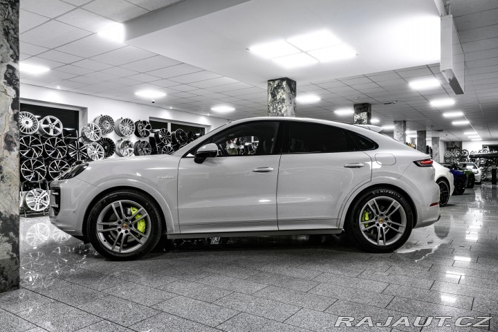 Porsche Cayenne E-Hybrid Coupe CHRONO/TV/ 2025