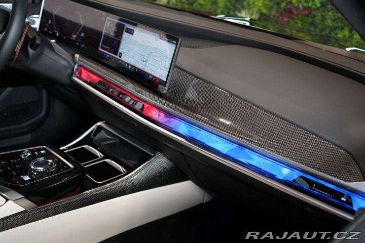 BMW 7 M760e*GRAN LUSSO*B&W* 2025