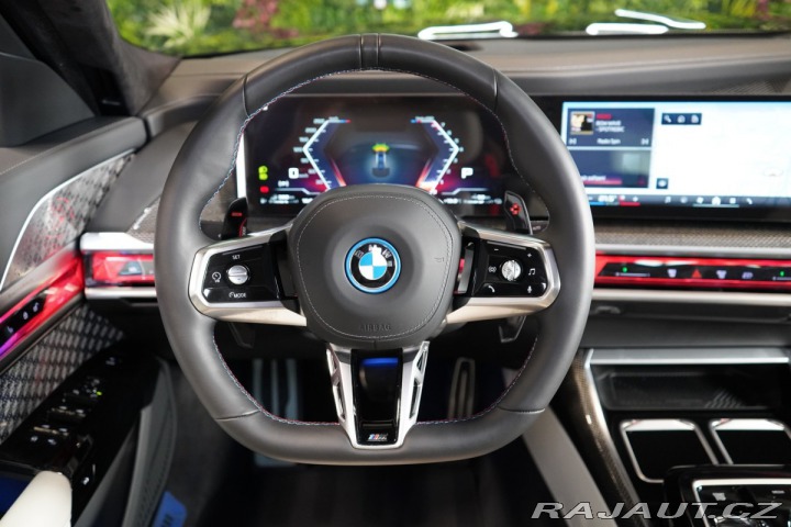 BMW 7 M760e*GRAN LUSSO*B&W* 2025