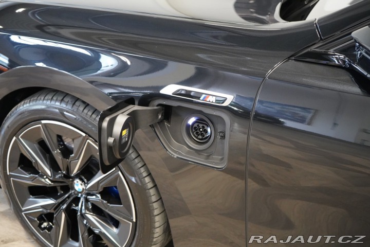 BMW 7 M760e*GRAN LUSSO*B&W* 2025