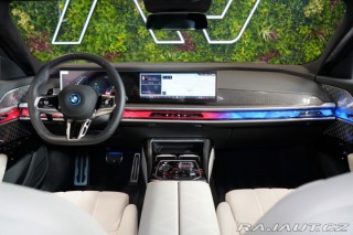 BMW 7 M760e*GRAN LUSSO*B&W* 2025