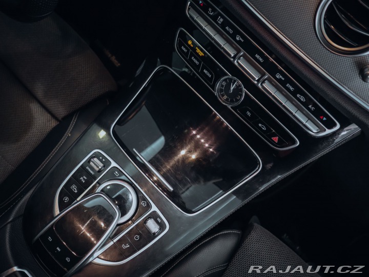 Mercedes-Benz E E 220d 4MATIC Avantgarde 2018
