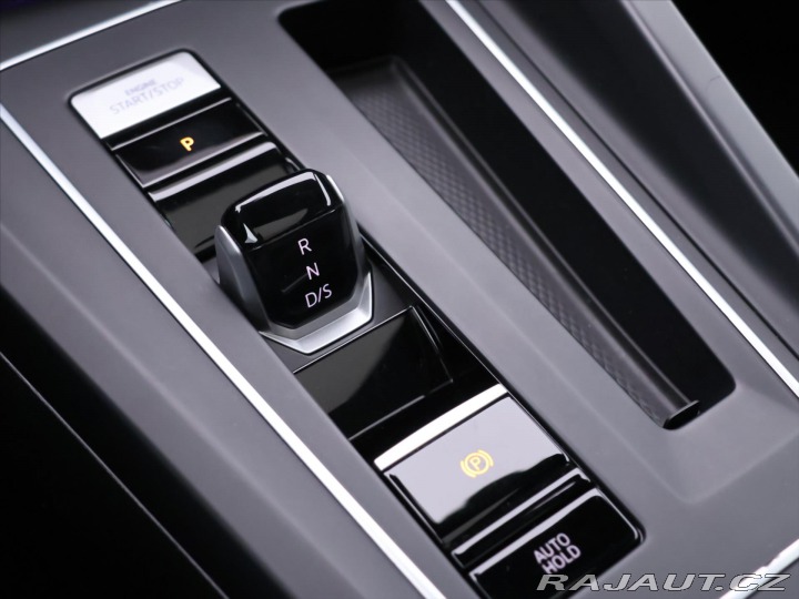 Volkswagen Golf 2,0 TDI DSG R-line Virtua 2022