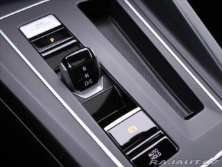 Volkswagen Golf 2,0 TDI DSG R-line Virtua 2022