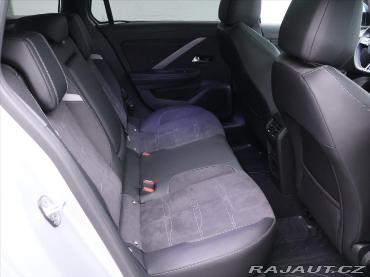 Opel Astra 1,2 96 kW Ultimate ST CZ 2024