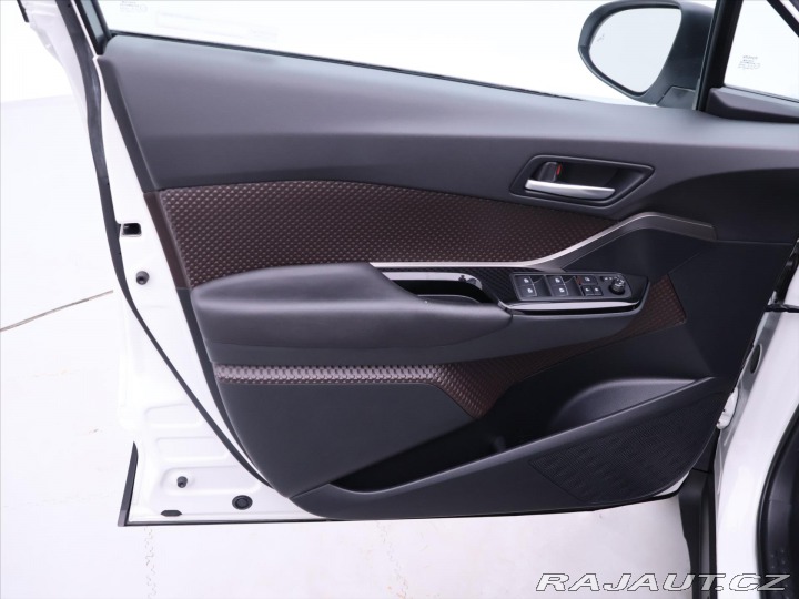 Toyota C-HR 1,8 E-CVT Executive CZ 2017