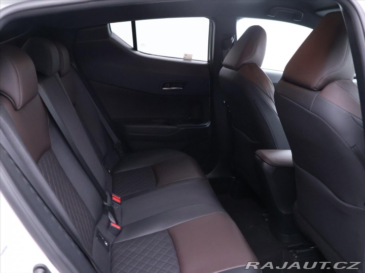Toyota C-HR 1,8 E-CVT Executive CZ 2017