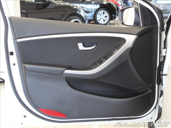 Hyundai i30 1,6 GDI 99kW Tricolor 1.m 2017