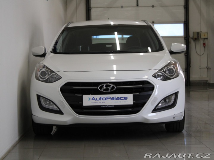 Hyundai i30 1,6 GDI 99kW Tricolor 1.m 2017