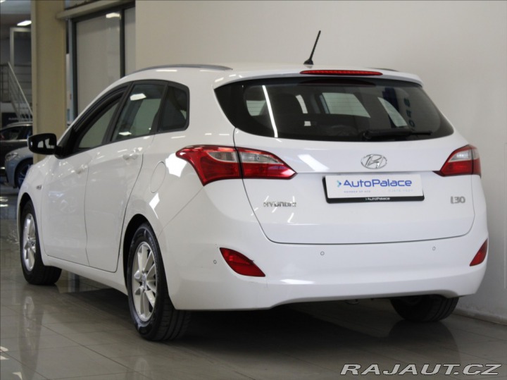 Hyundai i30 1,6 GDI 99kW Tricolor 1.m 2017