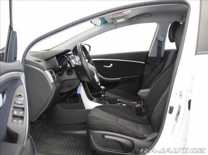 Hyundai i30 1,6 GDI 99kW Tricolor 1.m 2017