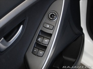 Hyundai i30 1,6 GDI 99kW Tricolor 1.m 2017