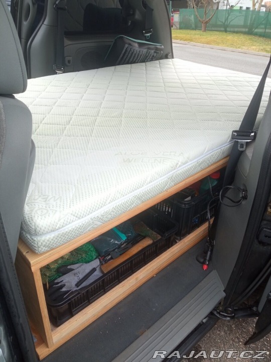 Chrysler Voyager 2,8   IV, CRD, r.v. 2005 2005