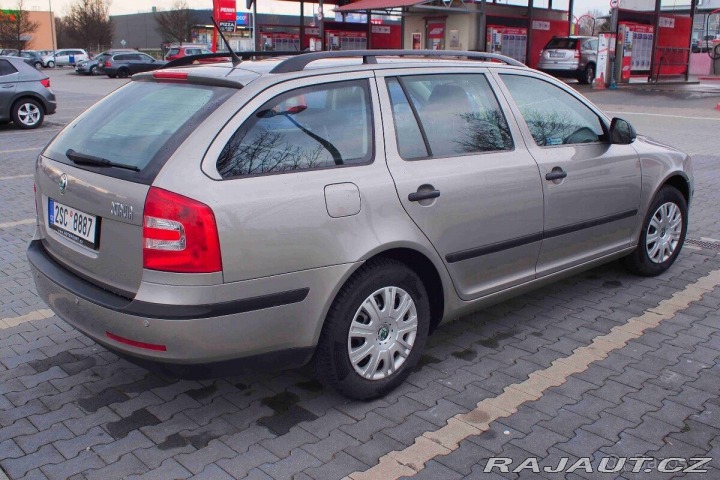 Škoda Octavia 1,6   II serviska, perfek 2012