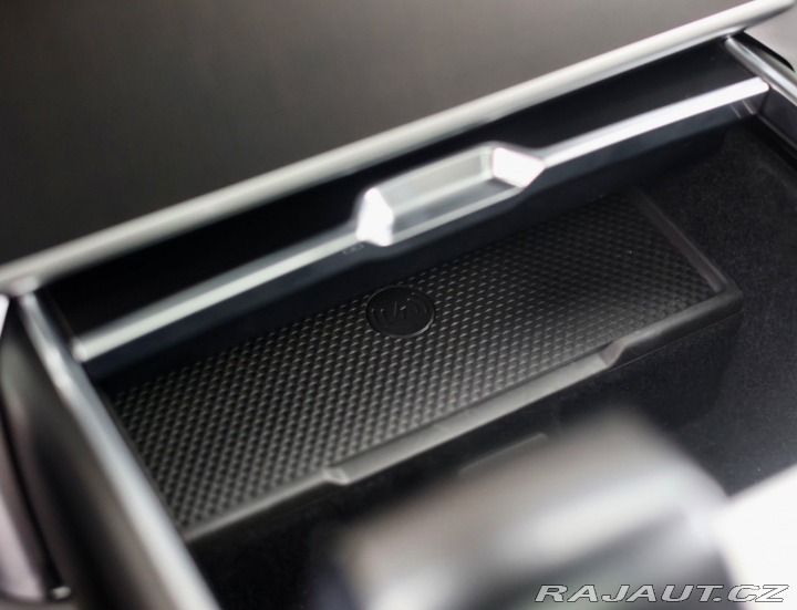 Land Rover Range Rover P550e SV | Panoráma - Ťa 2024