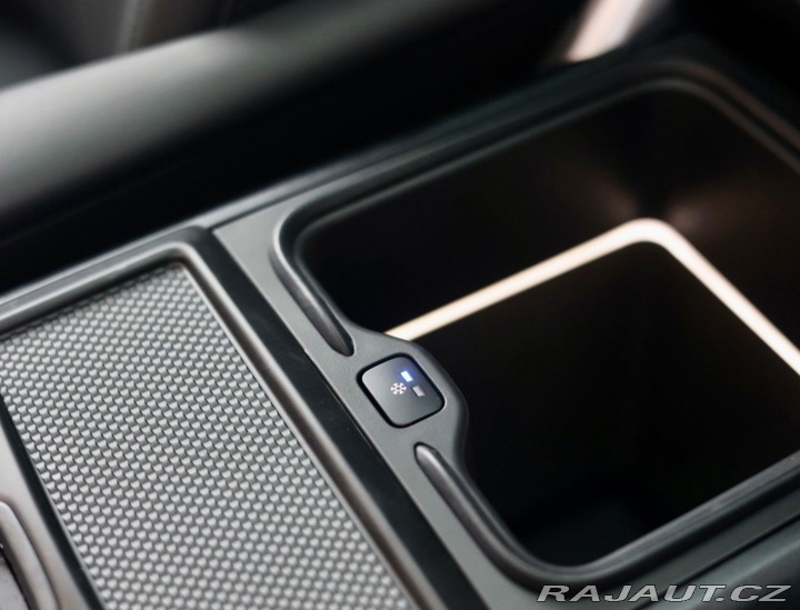 Land Rover Range Rover P550e SV | Panoráma - Ťa 2024