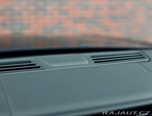 Land Rover Range Rover P550e SV | Panoráma - Ťa 2024