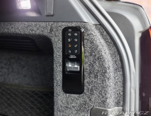Land Rover Range Rover P550e SV | Panoráma - Ťa 2024
