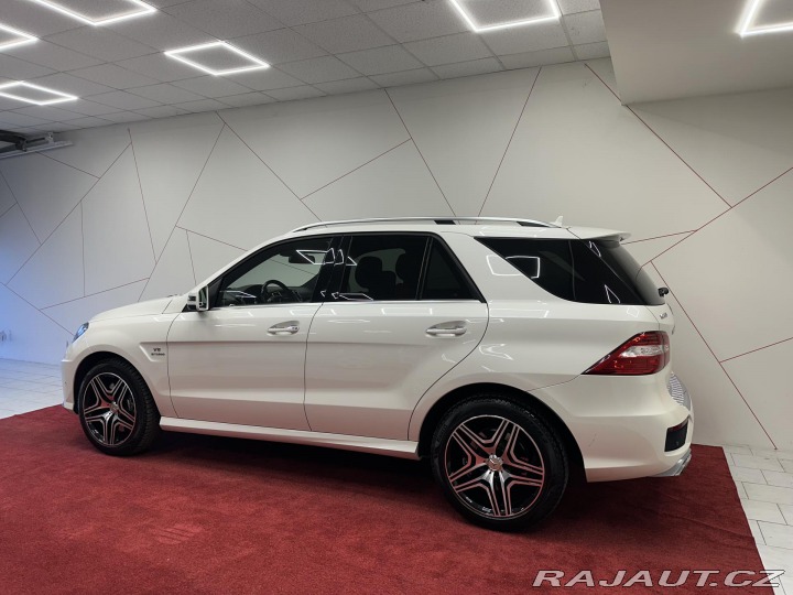 Mercedes-Benz M ML63 AMG DESIGNO*PANO*CZ* 2012