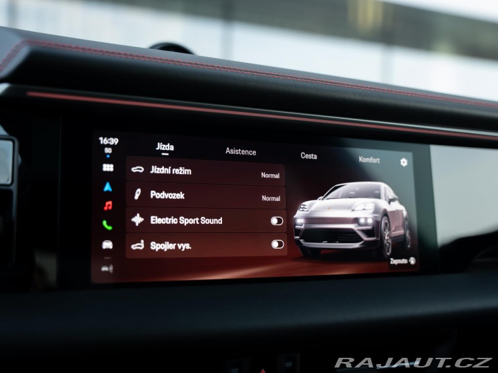 Porsche Macan 4S Electric 2024