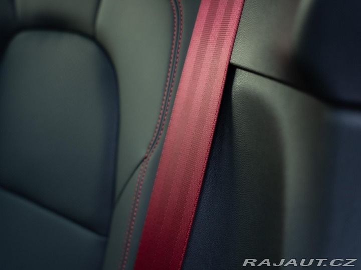 Porsche Macan 4S Electric 2024