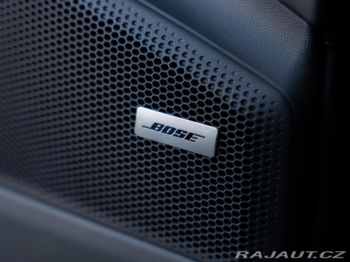 Porsche Macan 4S Electric 2024