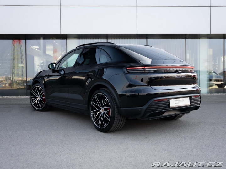 Porsche Macan 4S Electric 2024