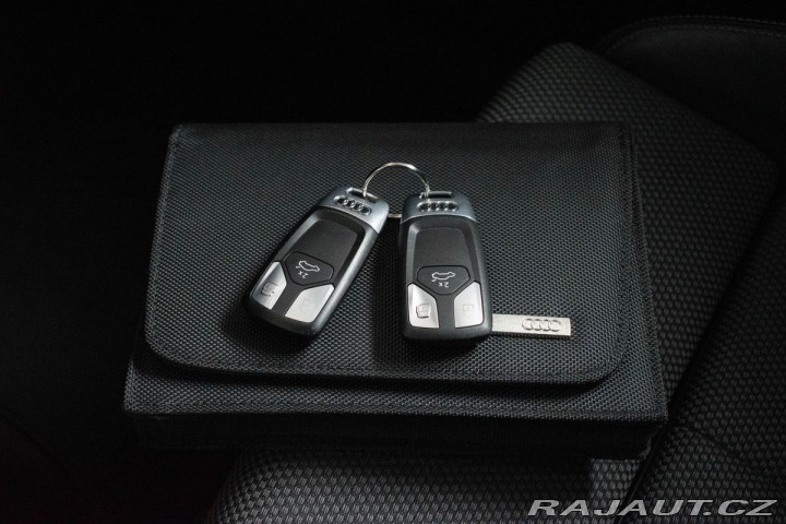 Audi Q5 40 TDI S-LINE* REZERVACE 2019