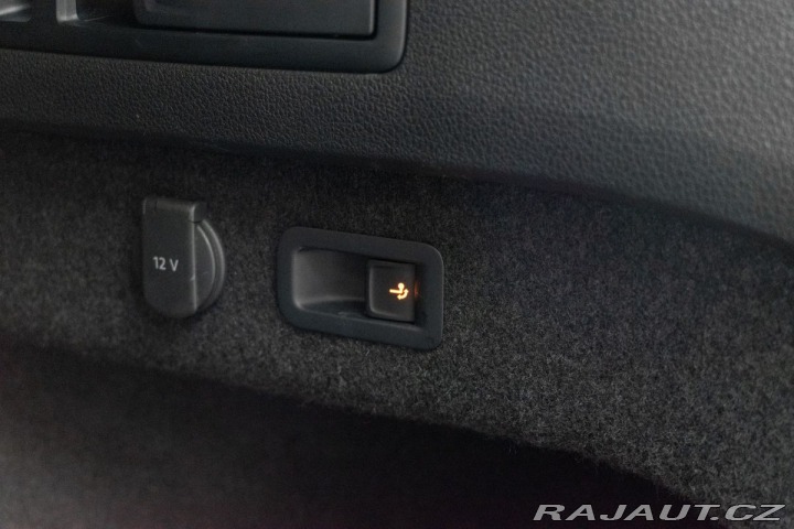 Volkswagen Passat 2.0TDI REZERVACE 2022